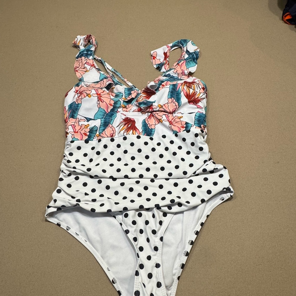 SHEIN Black and White One Piece Swimsuit